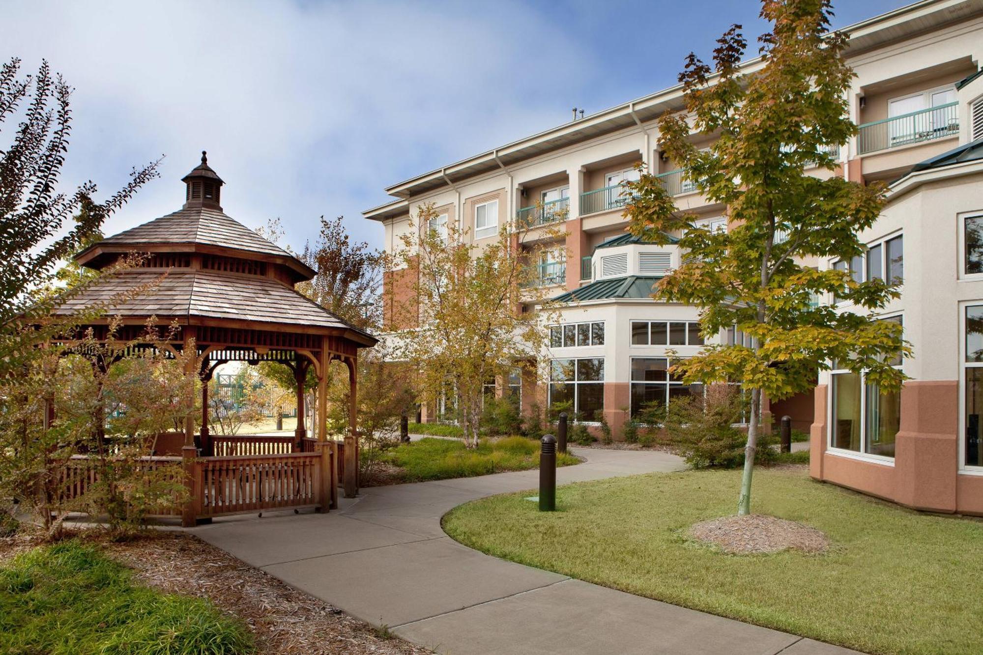 Courtyard By Marriott Fort Smith Downtown Exterior photo